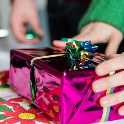 Gift Giving Guide: How and What to Give When You’re Not Sure of your Status